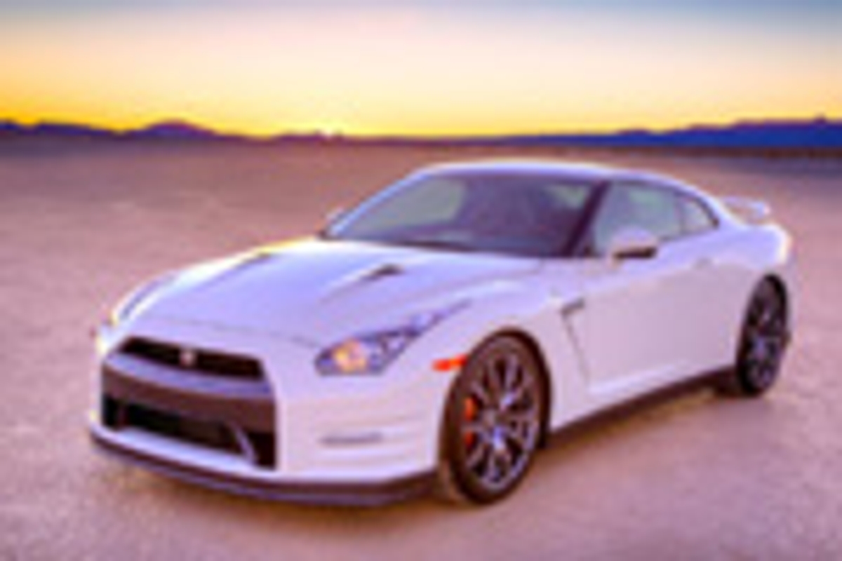 2013 Gt R 닛산, 2013 GT-R 블랙 에디션 및 2014 GT-R 국내 출시
